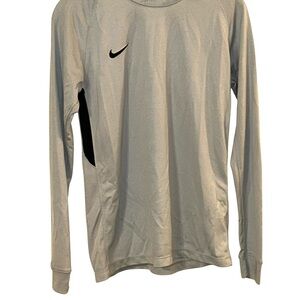Nike Long Sleeve Athletic Top - Light Gray with Black Swoosh - boy’s XL / teen